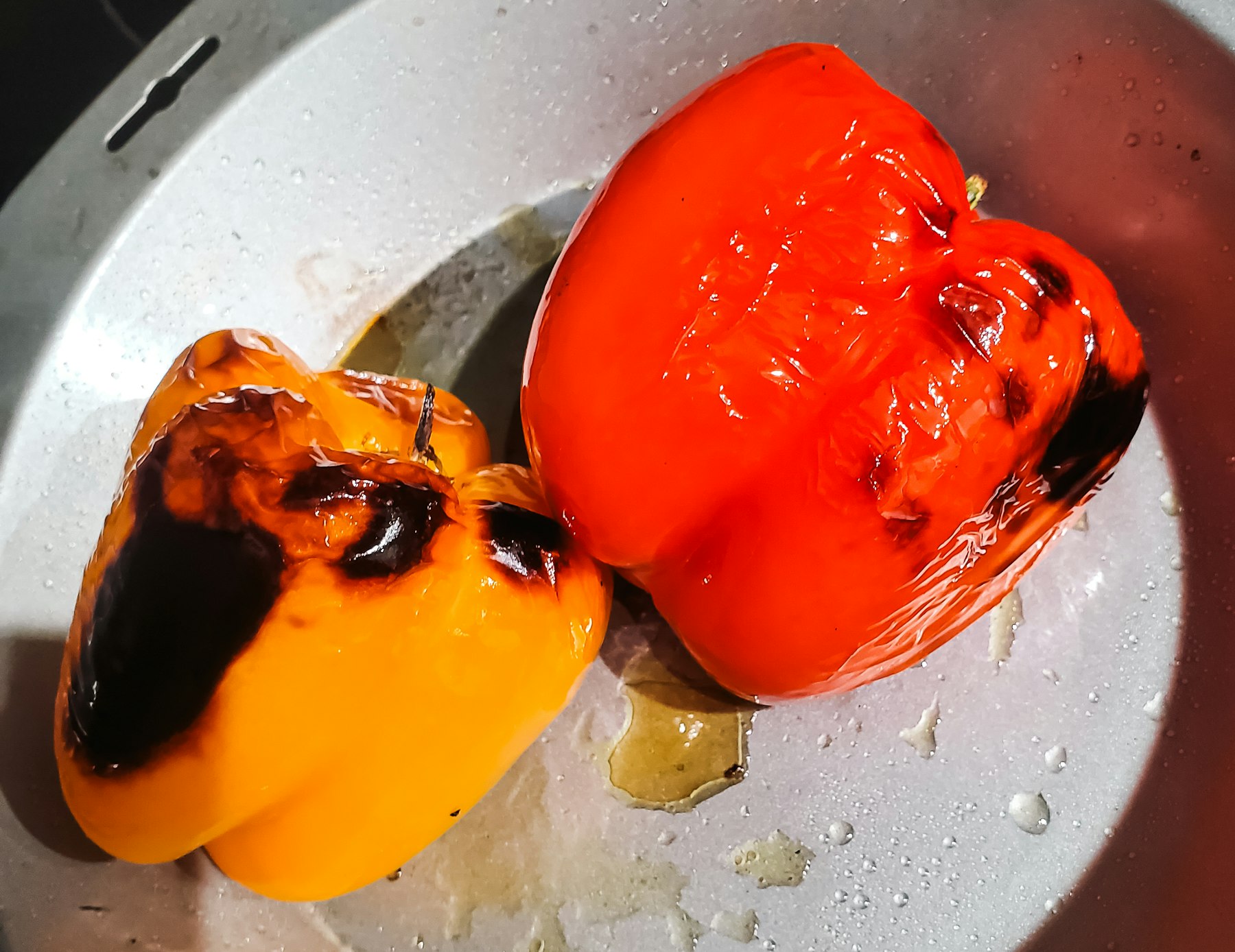 焼き上げられた赤パプリカ
