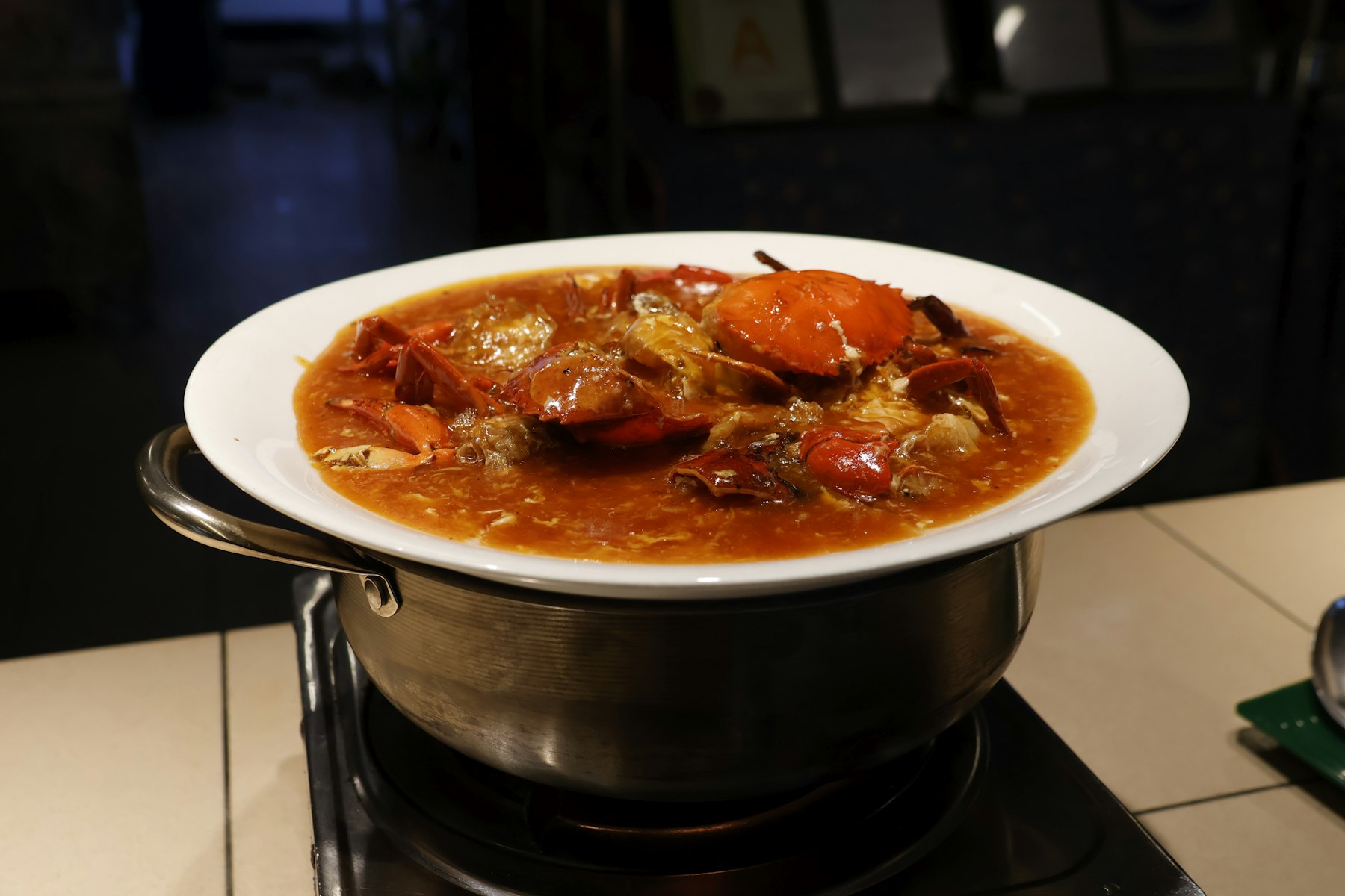 魚介がたっぷり入った煮込み料理